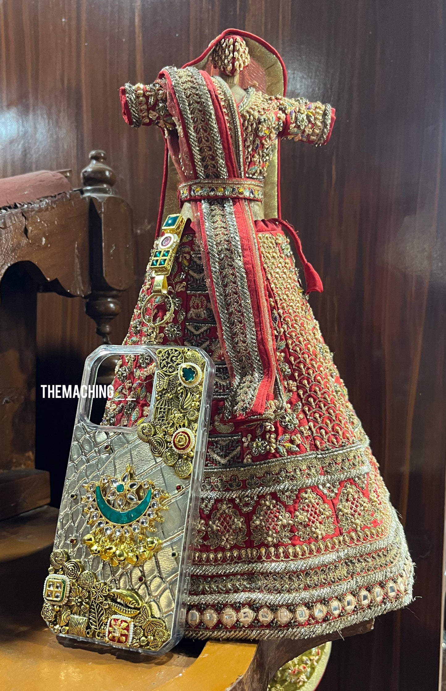 Leather Gold With Saree Hook Luxury Fancy Phone Case