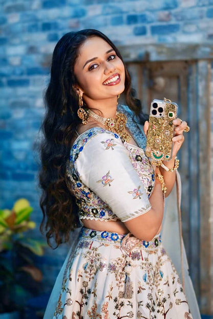 Full Gold Green Patch With Saree Hook Luxury  Phone Case